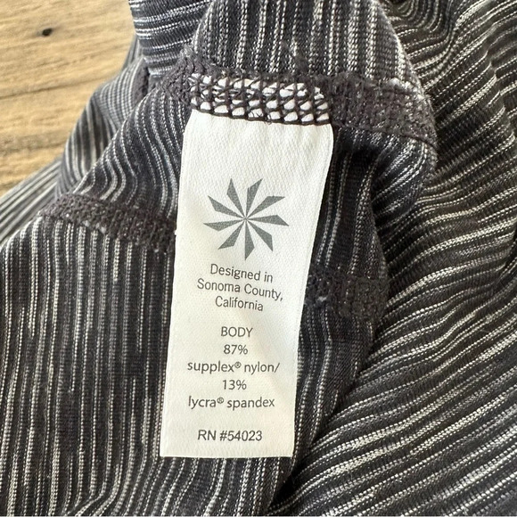 Athleta Size XL Black Power Up Space Dye Cropped Leggings Workout Tights Running - Picture 6 of 8